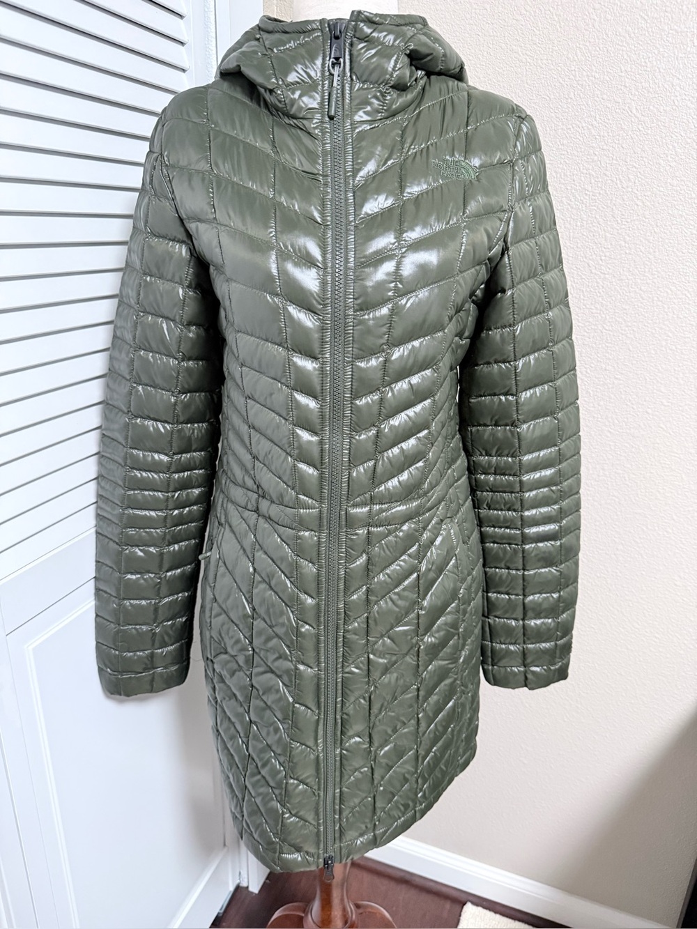 The North Face Olive Green Quilted Hooded Puffer Coat Women’s Size Small EUC